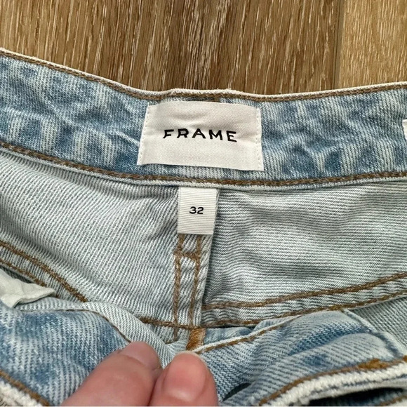 Frame Women's Le Grand Garcon Shorts Light Wash Denim with Raw Hem Size 32 GUC - Picture 3 of 8